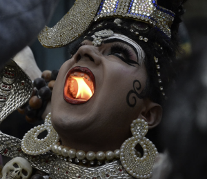 sadhous flamme shivaratri