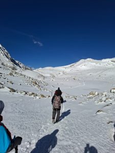 trek guide népal manaslu neige